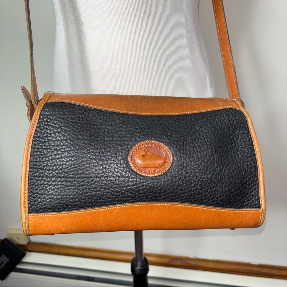Vintage Dooney & Bourke USA Leather Crossbody Shoulder Bag Black Brown Trim - Picture 2 of 14